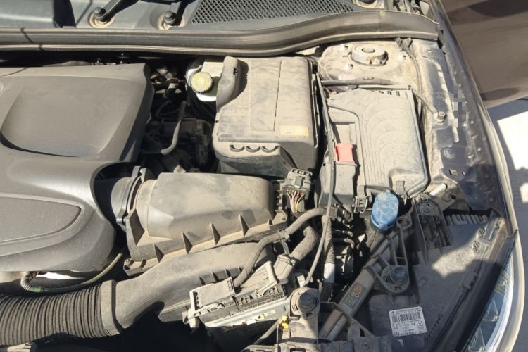 Used Mercedes-Benz GLA 2015 GLA 200 Fashion Model Engine Bay Left