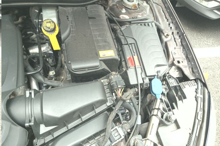 Used Mercedes-Benz GLA 2015 GLA 200 Fashion Model Engine Bay Left