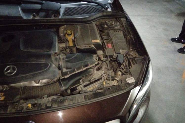 Used Mercedes-Benz GLA 2015 GLA 220 4MATIC Fashion Model Engine Bay Left
