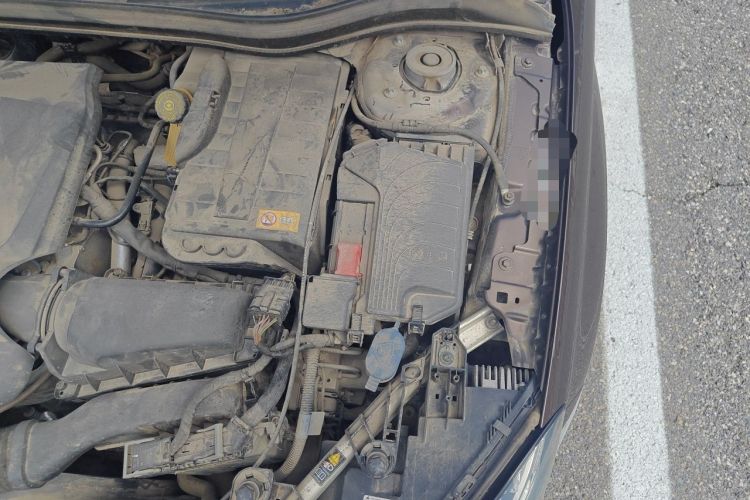 Used Mercedes-Benz GLA 2015 GLA 220 4MATIC Fashion Model Engine Bay Left