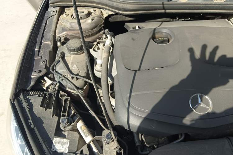 Used Mercedes-Benz GLA 2015 GLA 200 Fashion Model Engine Bay Right