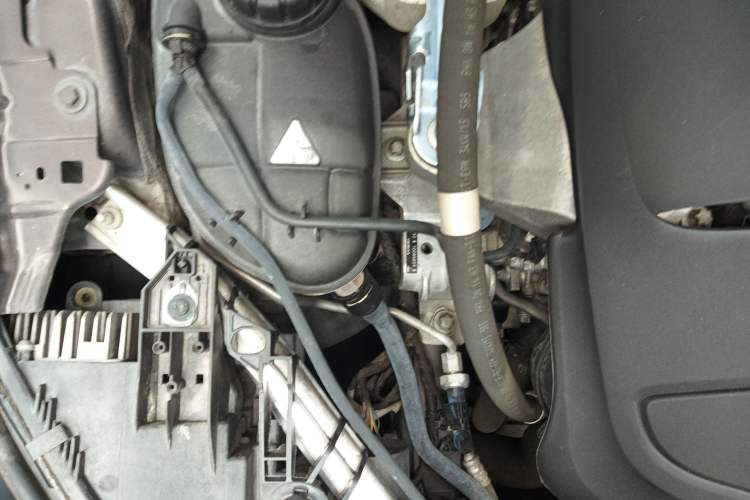 Used Mercedes-Benz GLA 2015 GLA 200 Fashion Model Engine Bay Right