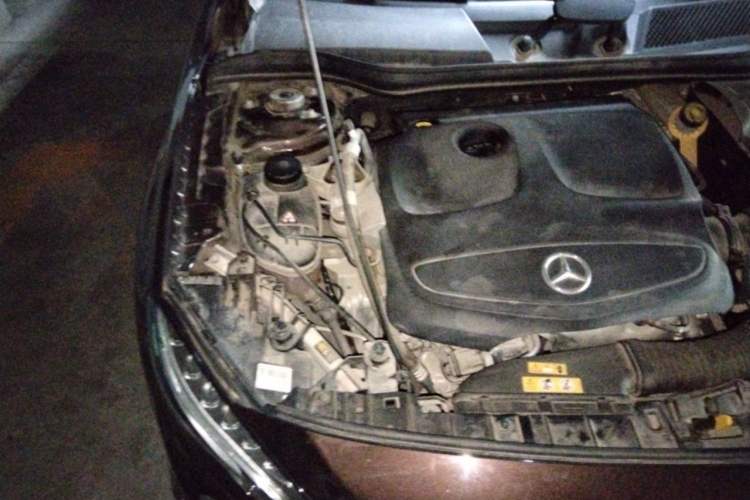 Used Mercedes-Benz GLA 2015 GLA 220 4MATIC Fashion Model Engine Bay Right