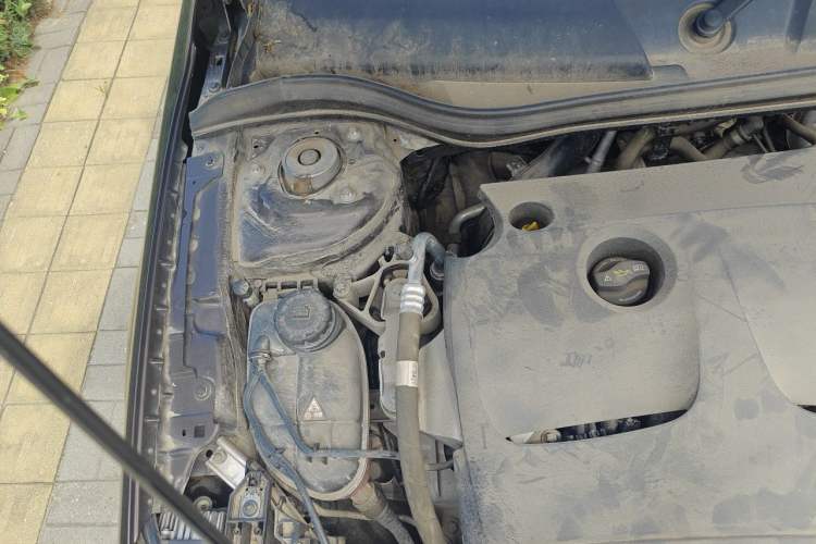 Used Mercedes-Benz GLA 2015 GLA 220 4MATIC Fashion Model Engine Bay Right