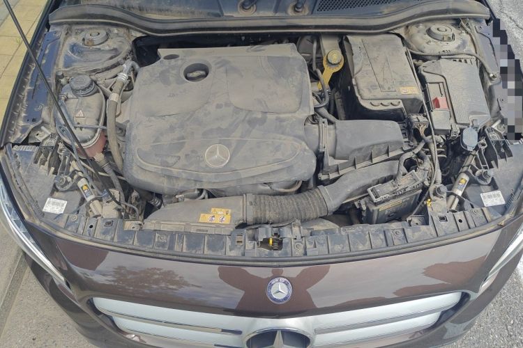 Used Mercedes-Benz GLA 2015 GLA 220 4MATIC Fashion Model Engine Bay