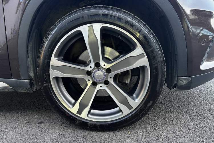 Used Mercedes-Benz GLA 2015 GLA 220 4MATIC Luxury Model Exterior 6