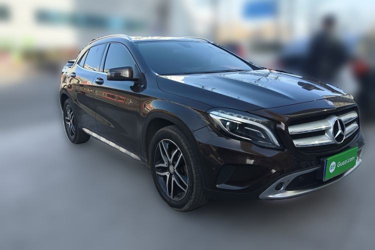 Used Mercedes-Benz GLA 2015 GLA 200 Fashion Model Front Right 45 Deg