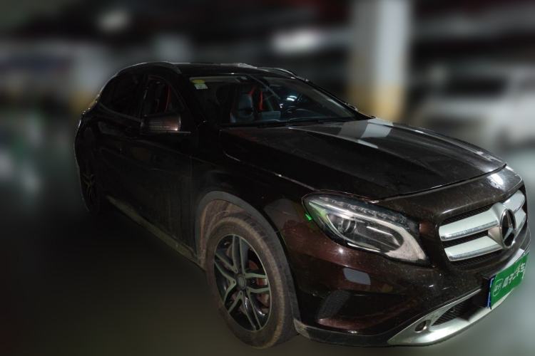 Used Mercedes-Benz GLA 2015 GLA 200 Fashion Model Front Right 45 Deg