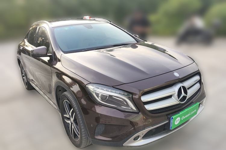 Used Mercedes-Benz GLA 2015 GLA 220 4MATIC Fashion Model Front Right 45 Deg