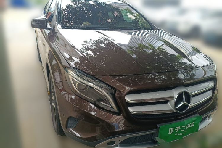 Used Mercedes-Benz GLA 2015 GLA 200 Fashion Model Front Right 45 Deg