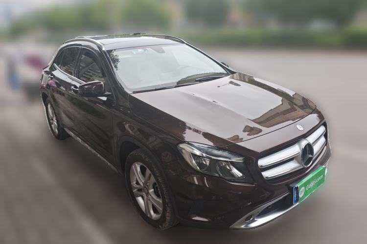 Used Mercedes-Benz GLA 2015 GLA 200 Sport Edition Front Right 45 Deg
