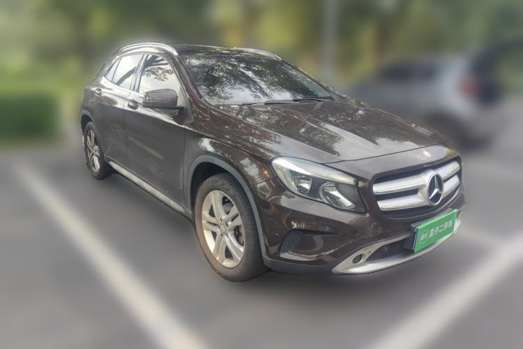 Used Mercedes-Benz GLA 2015 GLA 200 Sport Edition Front Right 45 Deg