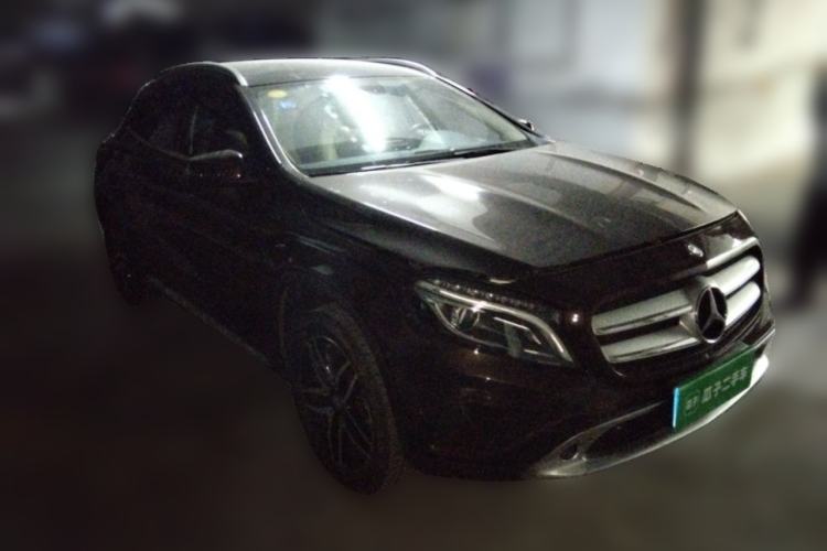 Used Mercedes-Benz GLA 2015 GLA 220 4MATIC Fashion Model Front Right 45 Deg