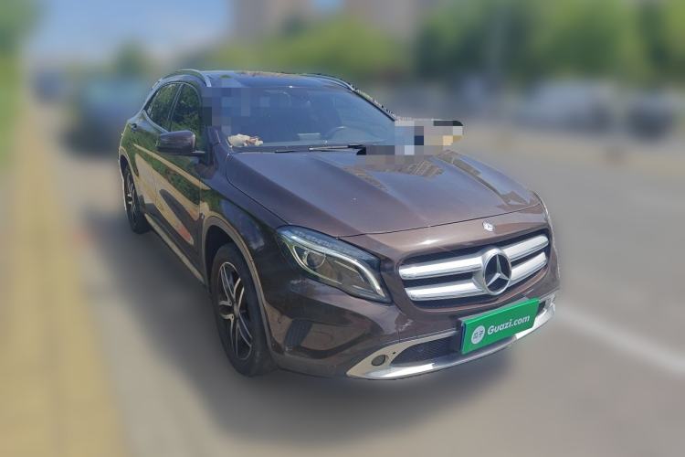 Used Mercedes-Benz GLA 2015 GLA 220 4MATIC Fashion Model Front Right 45 Deg