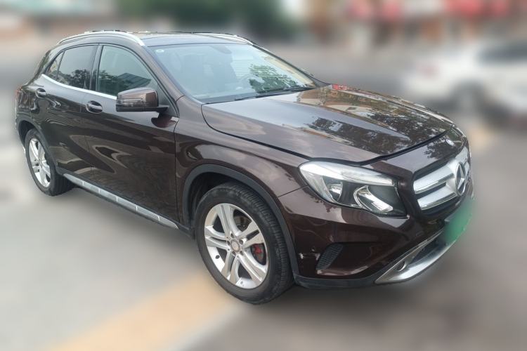 Used Mercedes-Benz GLA 2015 GLA 200 Sport Edition Front Right 45 Deg