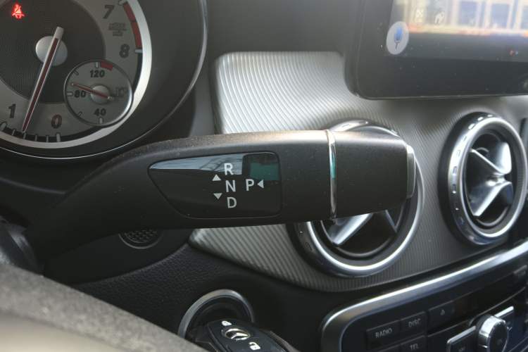 Used Mercedes-Benz GLA 2015 GLA 200 Fashion Model Gear Lever