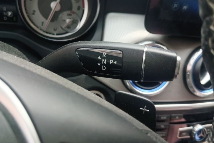 Used Mercedes-Benz GLA 2015 GLA 200 Sport Edition Gear Lever