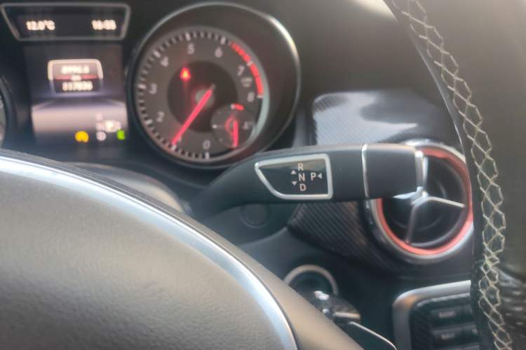 Used Mercedes-Benz GLA 2015 GLA 200 Fashion Model Gear Lever
