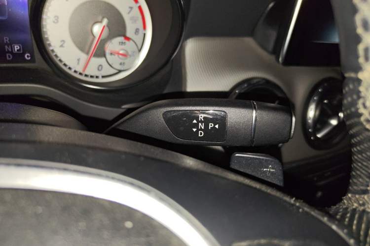 Used Mercedes-Benz GLA 2015 GLA 200 Fashion Model Gear Lever