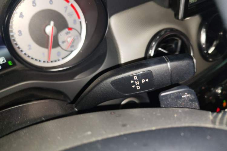 Used Mercedes-Benz GLA 2015 GLA 200 Fashion Model Gear Lever