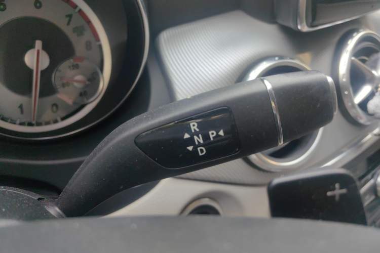 Used Mercedes-Benz GLA 2015 GLA 200 Sport Edition Gear Lever