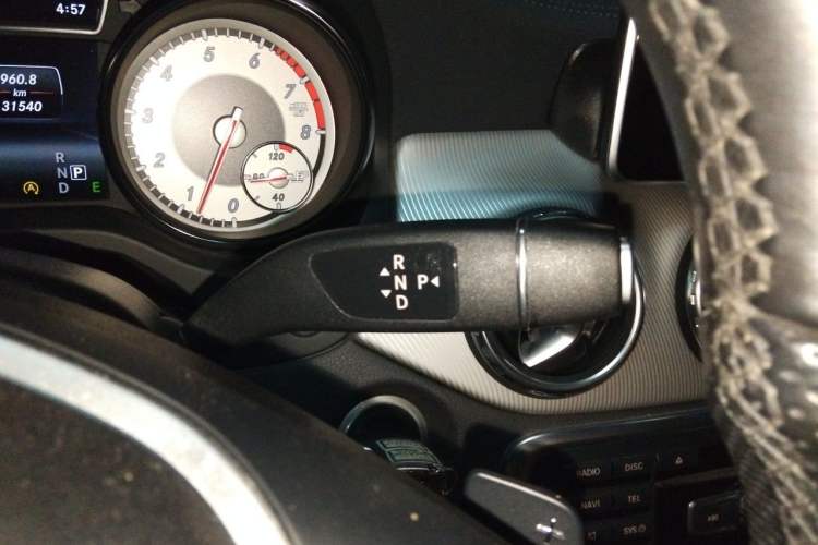Used Mercedes-Benz GLA 2015 GLA 220 4MATIC Fashion Model Gear Lever