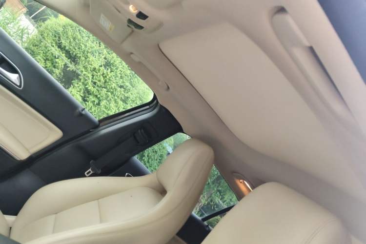 Used Mercedes-Benz GLA 2015 GLA 220 4MATIC Fashion Model Headliner