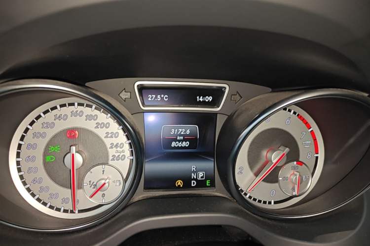 Used Mercedes-Benz GLA 2015 GLA 200 Fashion Model Instrument Cluster