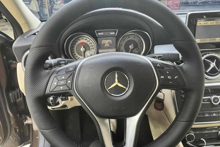 Used Mercedes-Benz GLA 2015 GLA 200 Sport Edition Interior 1