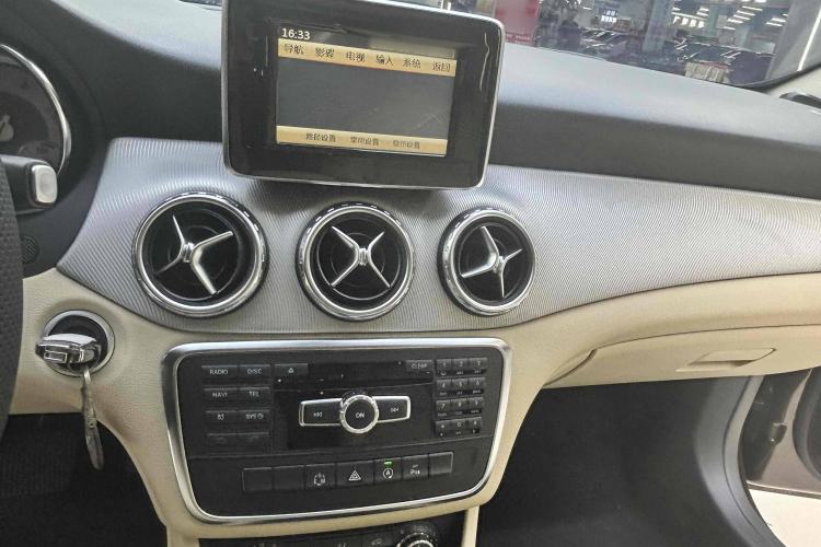Used Mercedes-Benz GLA 2015 GLA 200 Sport Edition Interior 2