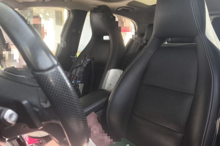 Used Mercedes-Benz GLA 2015 GLA 200 Fashion Model Left Front Seat
