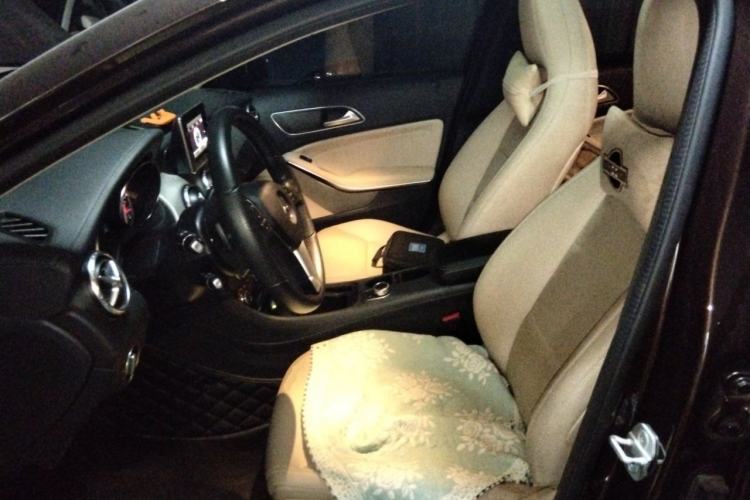 Used Mercedes-Benz GLA 2015 GLA 220 4MATIC Fashion Model Left Front Seat