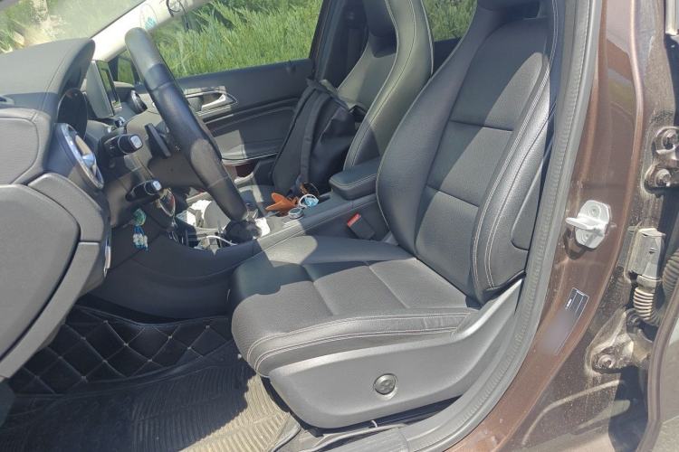 Used Mercedes-Benz GLA 2015 GLA 220 4MATIC Fashion Model Left Front Seat