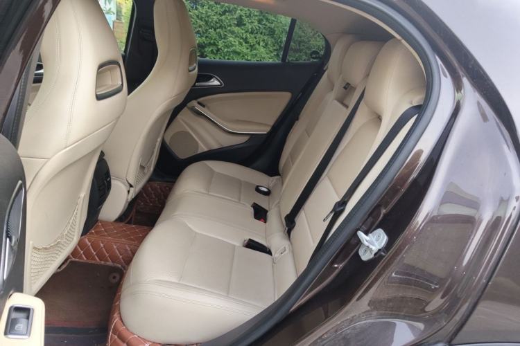 Used Mercedes-Benz GLA 2015 GLA 220 4MATIC Fashion Model Left Rear Seat