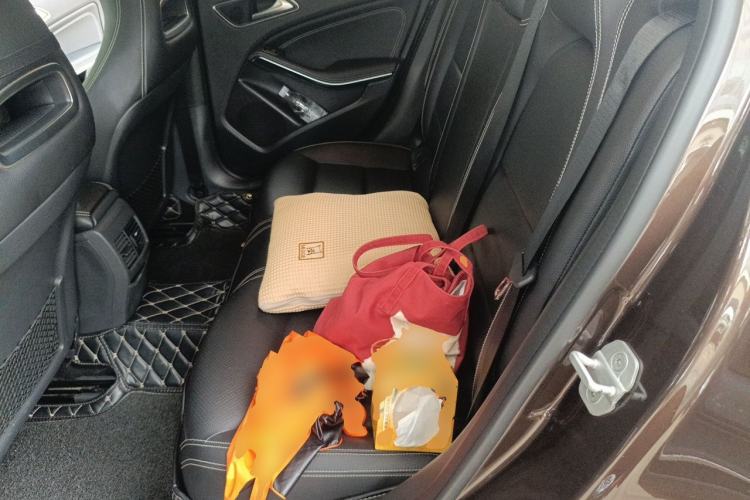 Used Mercedes-Benz GLA 2015 GLA 200 Fashion Model Left Rear Seat