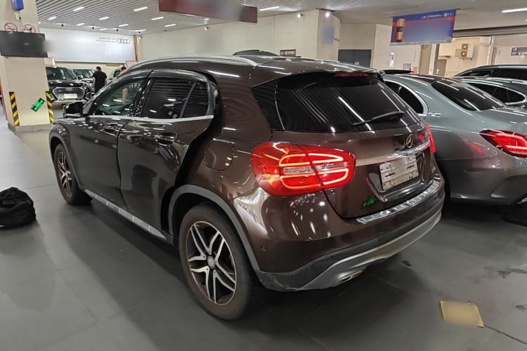 Used Mercedes-Benz GLA 2015 GLA 200 Fashion Model Rear Left 45 Deg