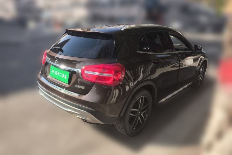 Used Mercedes-Benz GLA 2015 GLA 200 Fashion Model Rear Right 45 Deg