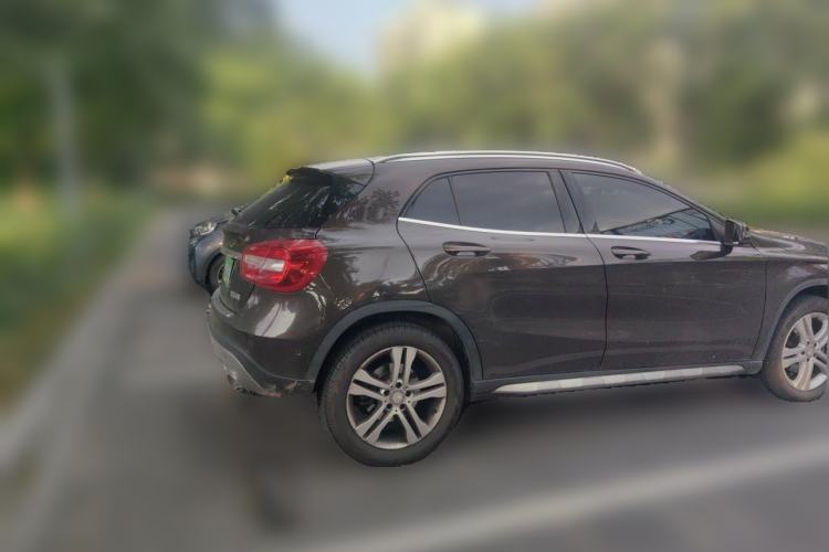 Used Mercedes-Benz GLA 2015 GLA 200 Sport Edition Rear Right 45 Deg
