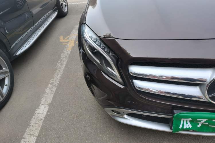 Used Mercedes-Benz GLA 2015 GLA 220 4MATIC Fashion Model Right Front Headlight