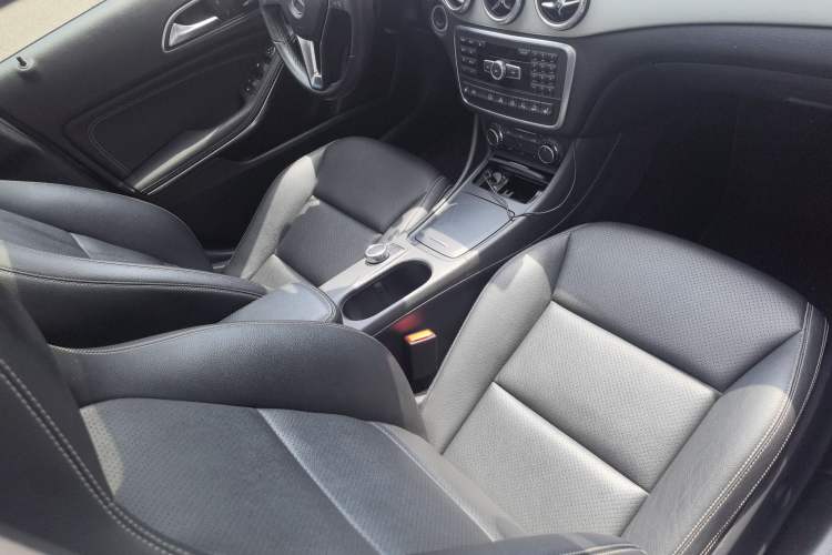Used Mercedes-Benz GLA 2015 GLA 220 4MATIC Luxury Model Right Front Seat