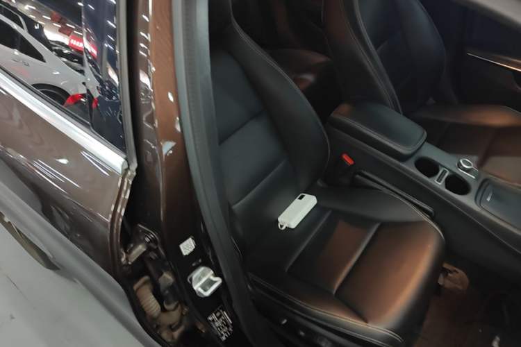 Used Mercedes-Benz GLA 2015 GLA 200 Fashion Model Right Front Seat