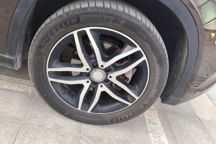 Used Mercedes-Benz GLA 2015 GLA 220 4MATIC Fashion Model Right Front Wheel Hub