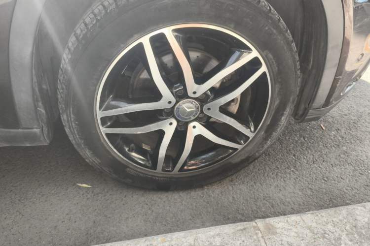 Used Mercedes-Benz GLA 2015 GLA 200 Fashion Model Right Front Wheel Hub