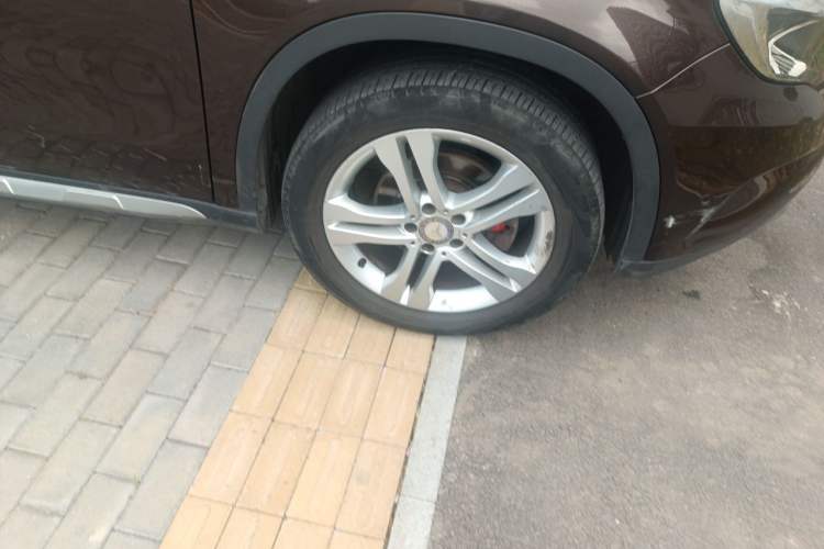 Used Mercedes-Benz GLA 2015 GLA 200 Sport Edition Right Front Wheel Hub
