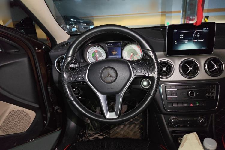 Used Mercedes-Benz GLA 2015 GLA 200 Fashion Model Steering Wheel