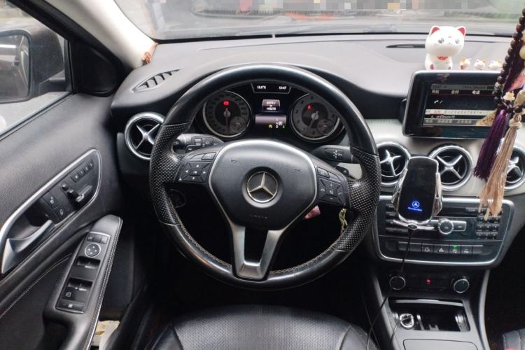 Used Mercedes-Benz GLA 2015 GLA 200 Sport Edition Steering Wheel