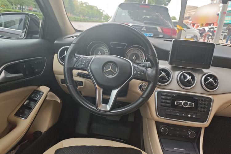 Used Mercedes-Benz GLA 2015 GLA 200 Sport Edition Steering Wheel