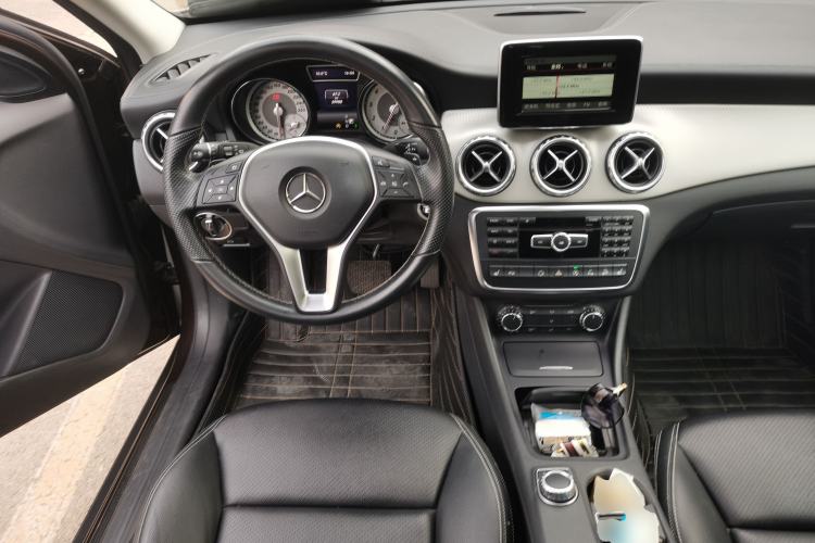 Used Mercedes-Benz GLA 2015 GLA 220 4MATIC Fashion Model Steering Wheel