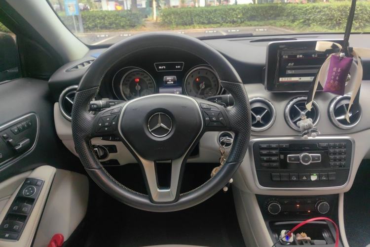 Used Mercedes-Benz GLA 2015 GLA 200 Sport Edition Steering Wheel