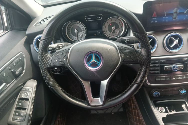 Used Mercedes-Benz GLA 2015 GLA 200 Sport Edition Steering Wheel